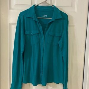 Columbia Woman's Button-Up Teal
Blue Shirt Size L